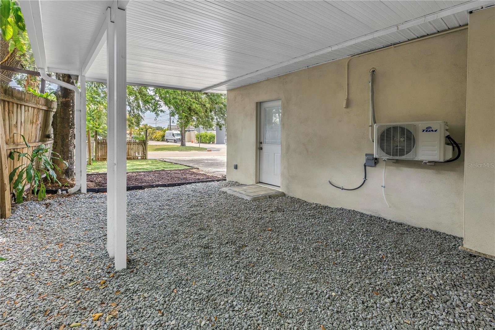 110 NE MONROE CIR N #1, ST PETERSBURG, FL, 33702