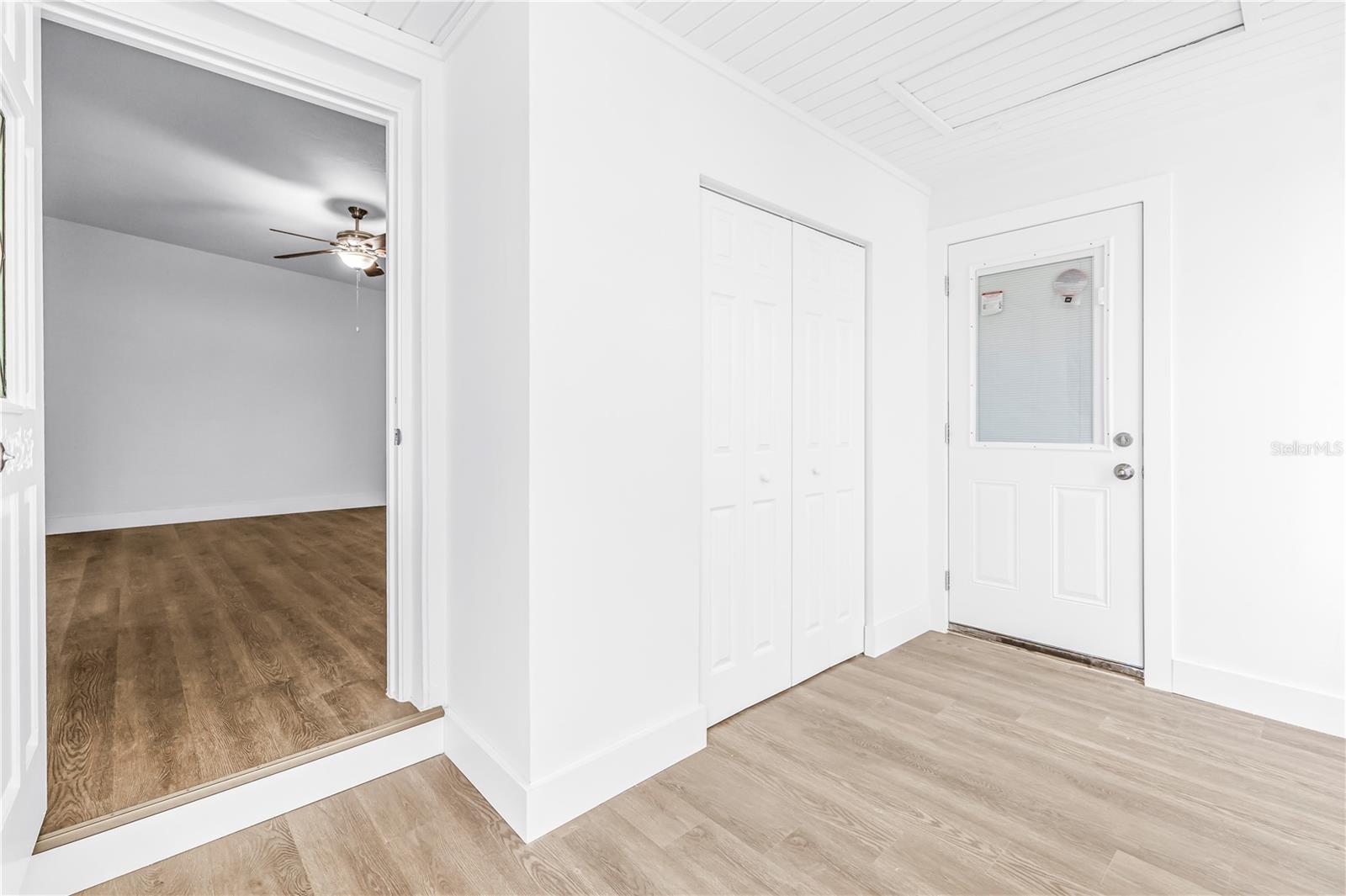 110 NE MONROE CIR N #1, ST PETERSBURG, FL, 33702