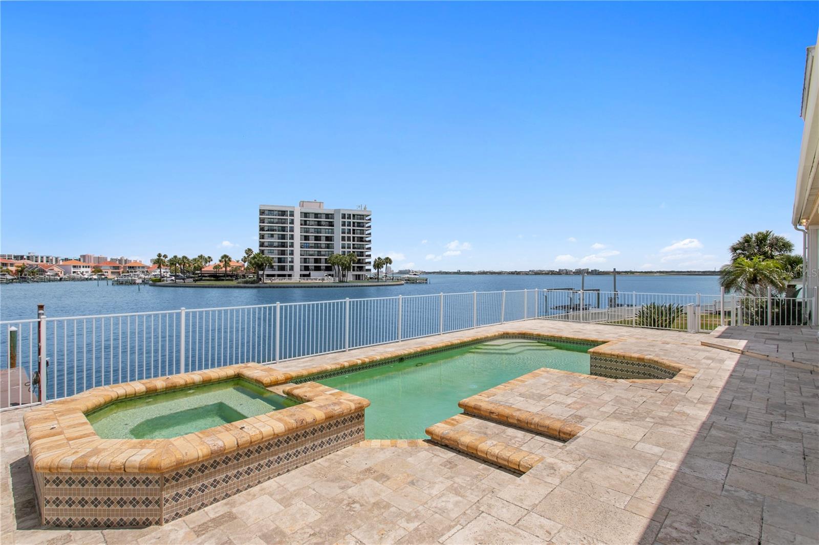 215 HARRISON AVE, BELLEAIR BEACH, FL, 33786