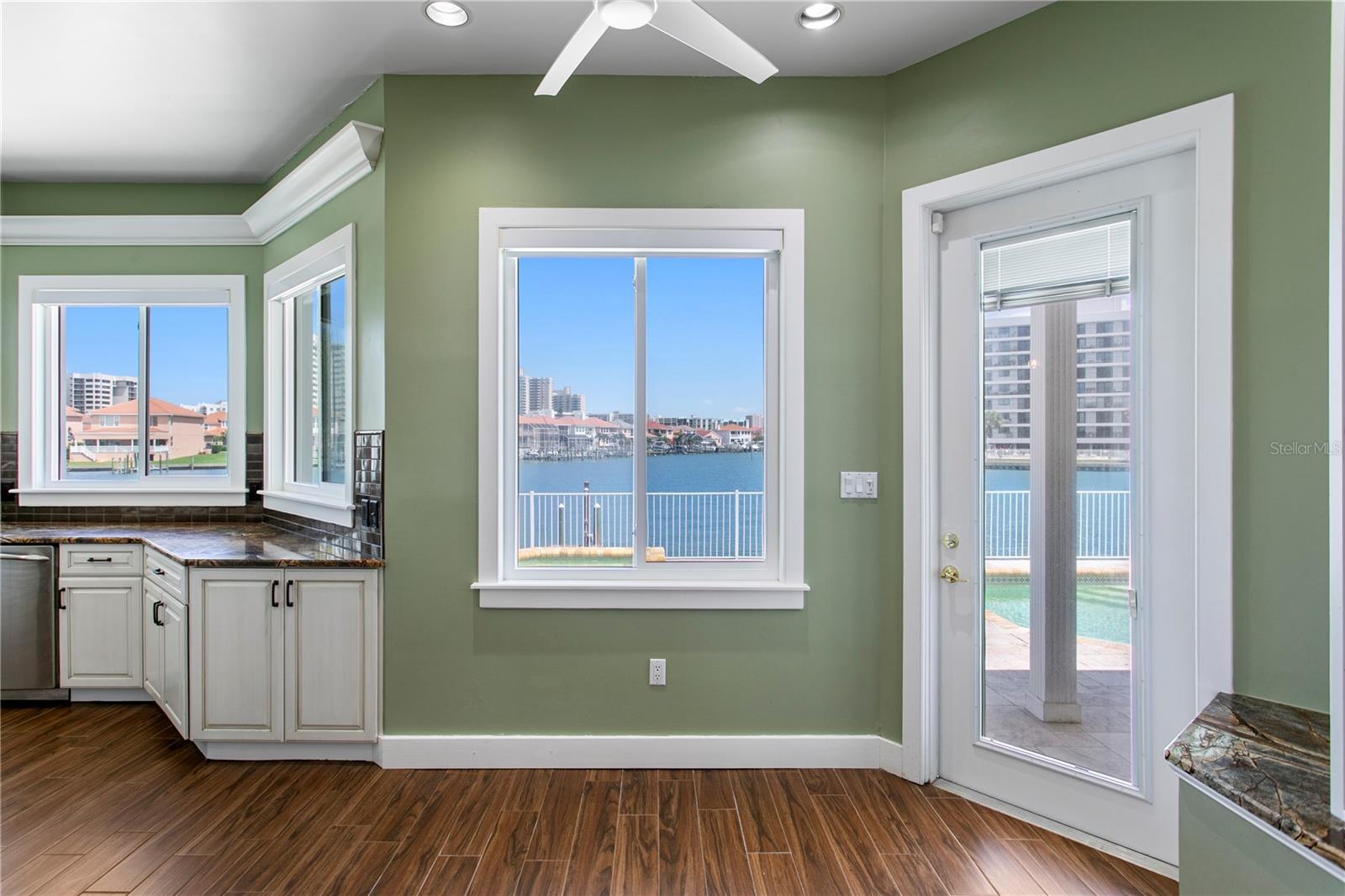 215 HARRISON AVE, BELLEAIR BEACH, FL, 33786