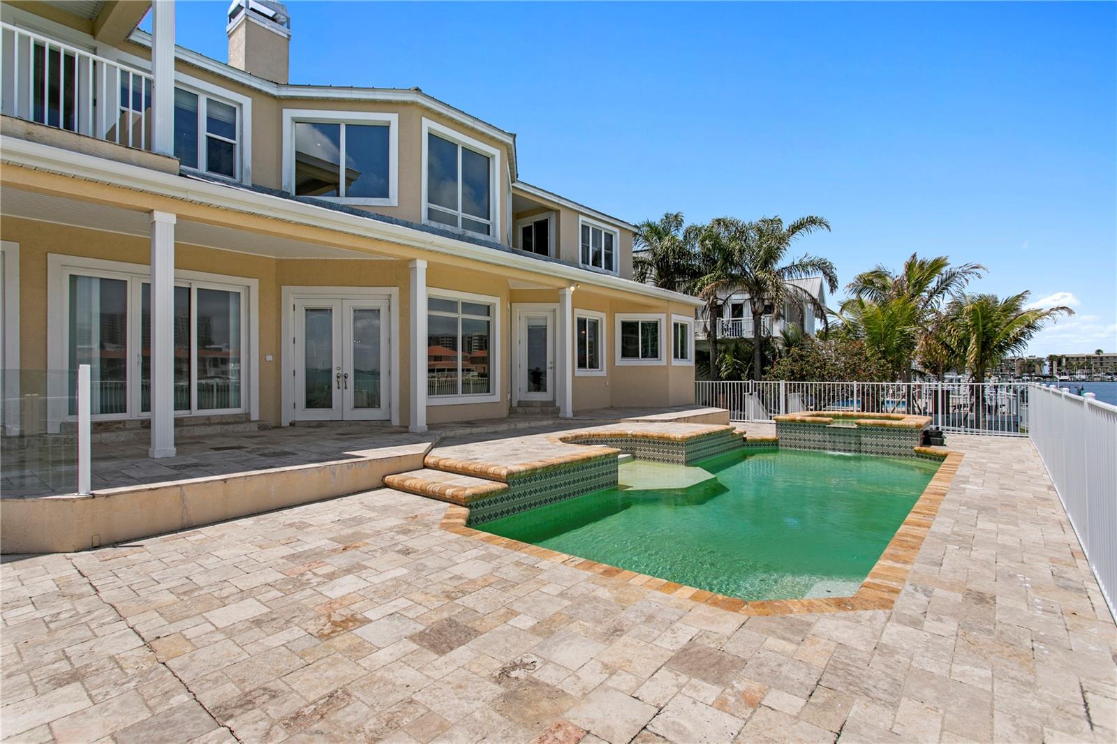 215 HARRISON AVE, BELLEAIR BEACH, FL, 33786