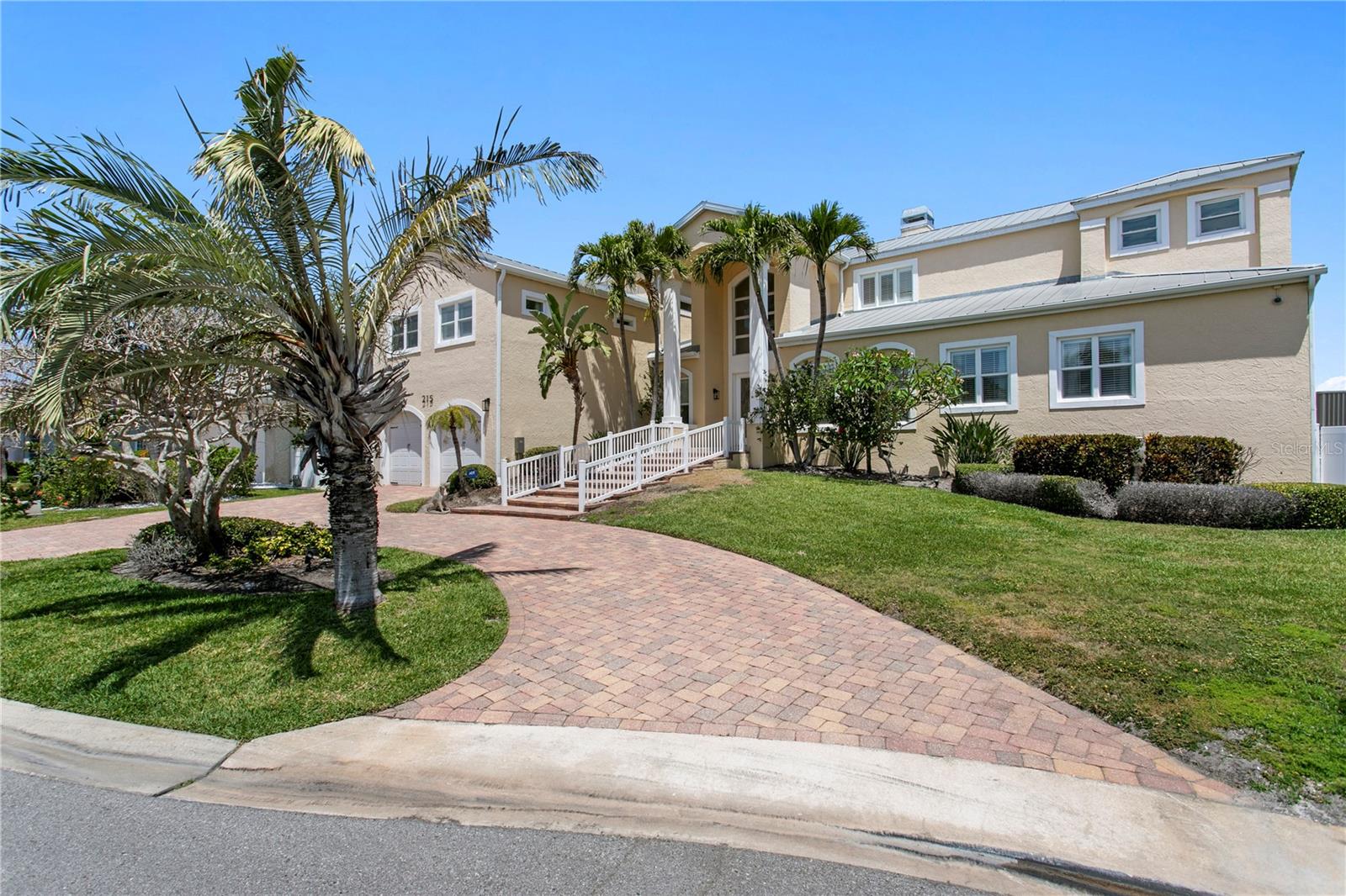 215 HARRISON AVE, BELLEAIR BEACH, FL, 33786