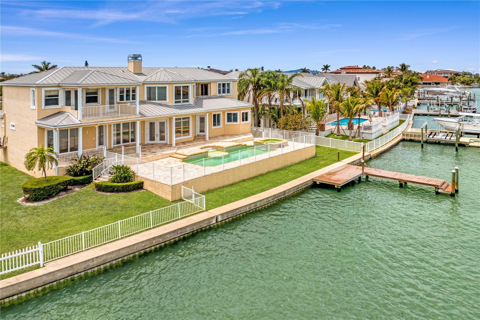 215 HARRISON AVE, BELLEAIR BEACH, FL, 33786