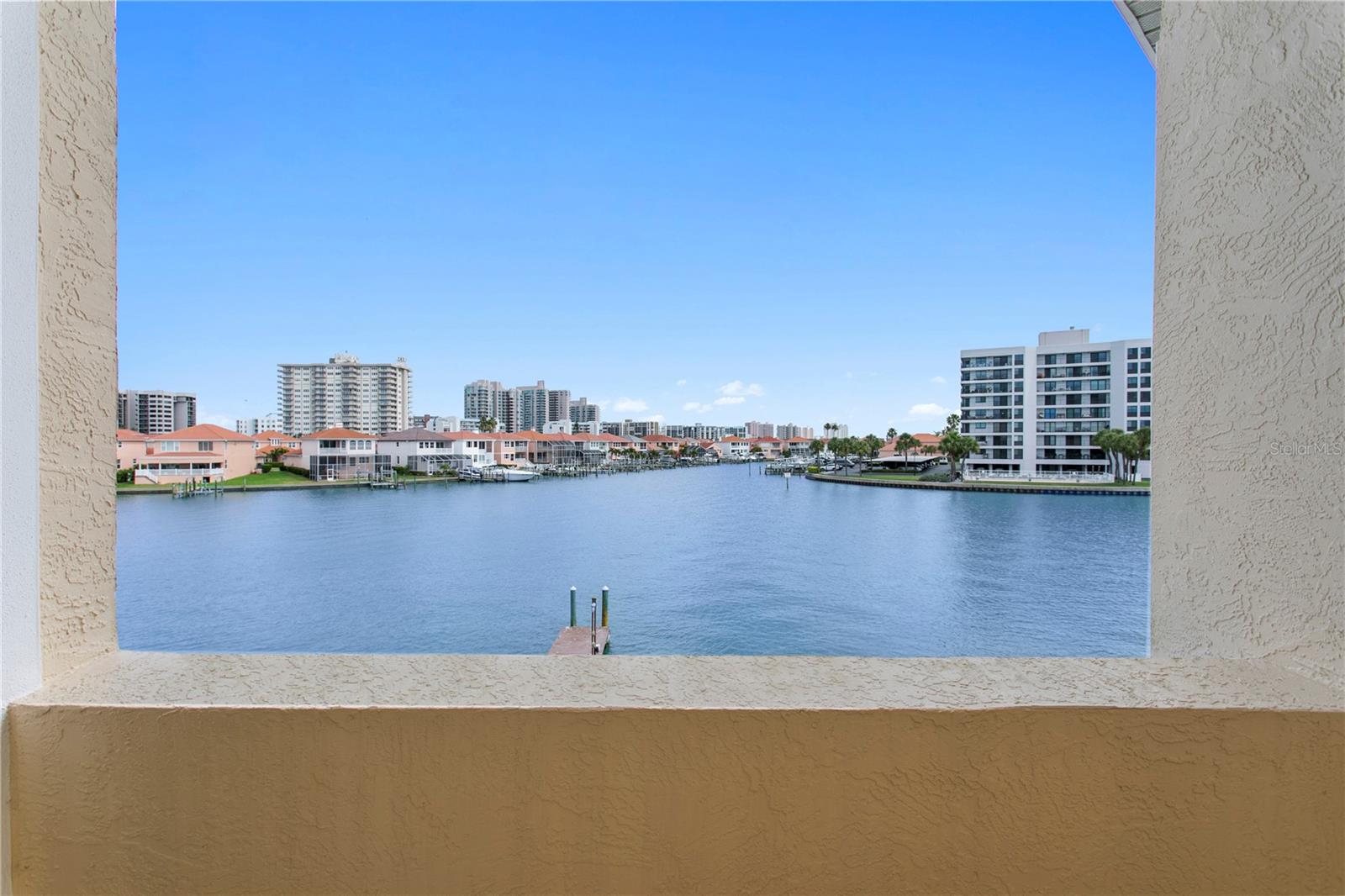 215 HARRISON AVE, BELLEAIR BEACH, FL, 33786