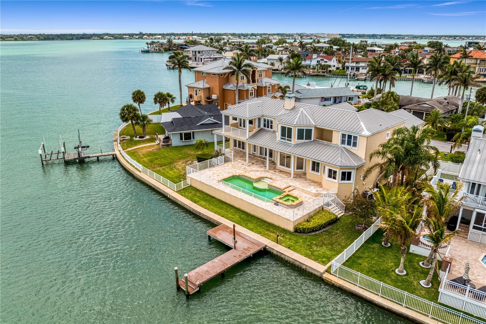 215 HARRISON AVE, BELLEAIR BEACH, FL, 33786