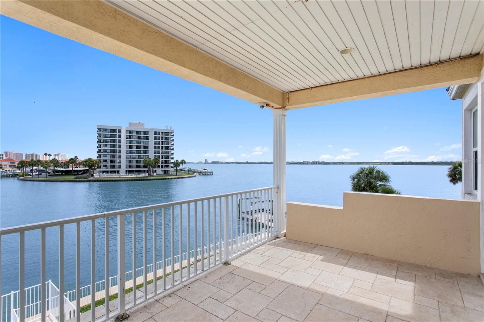 215 HARRISON AVE, BELLEAIR BEACH, FL, 33786
