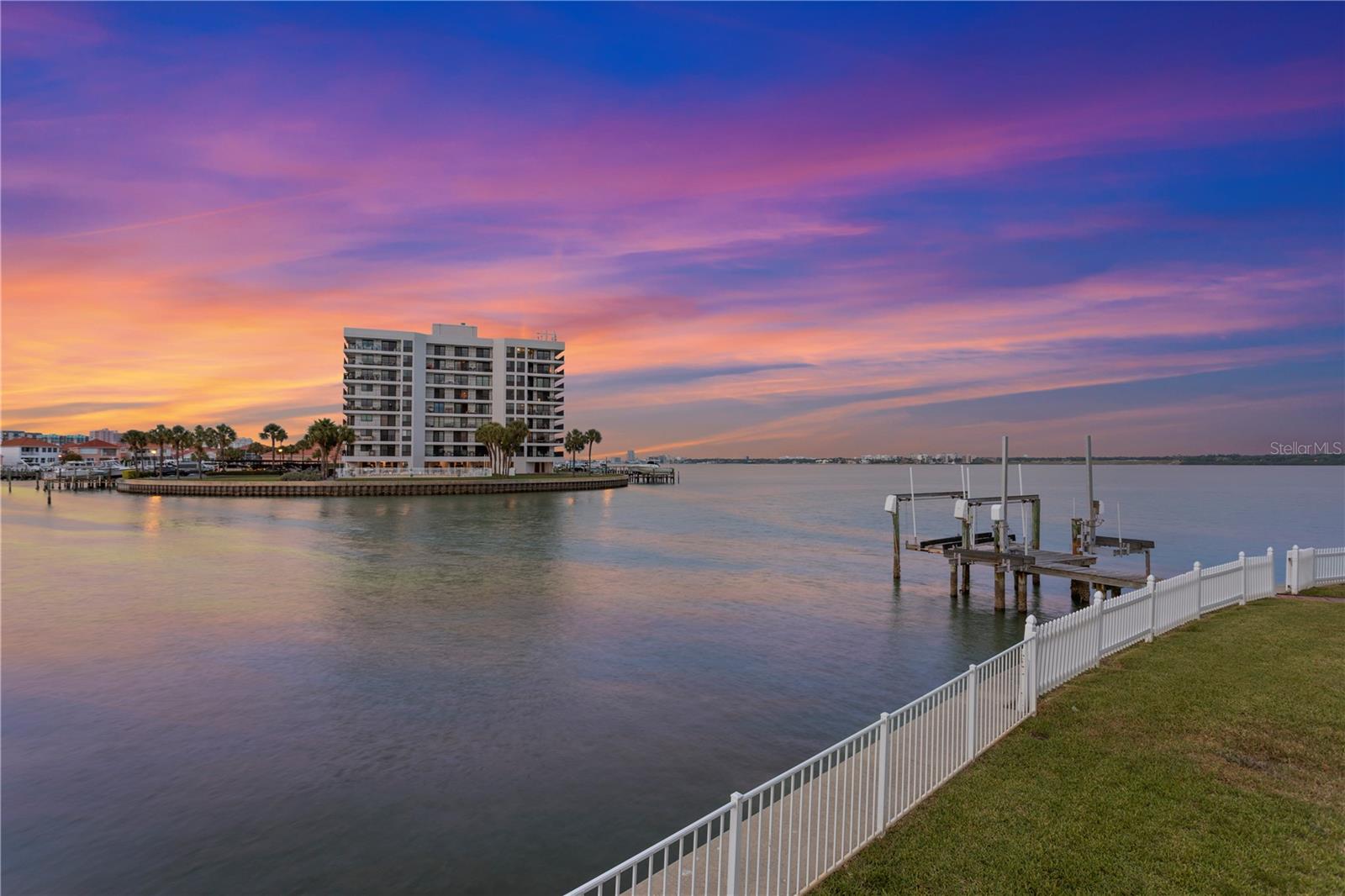 215 HARRISON AVE, BELLEAIR BEACH, FL, 33786