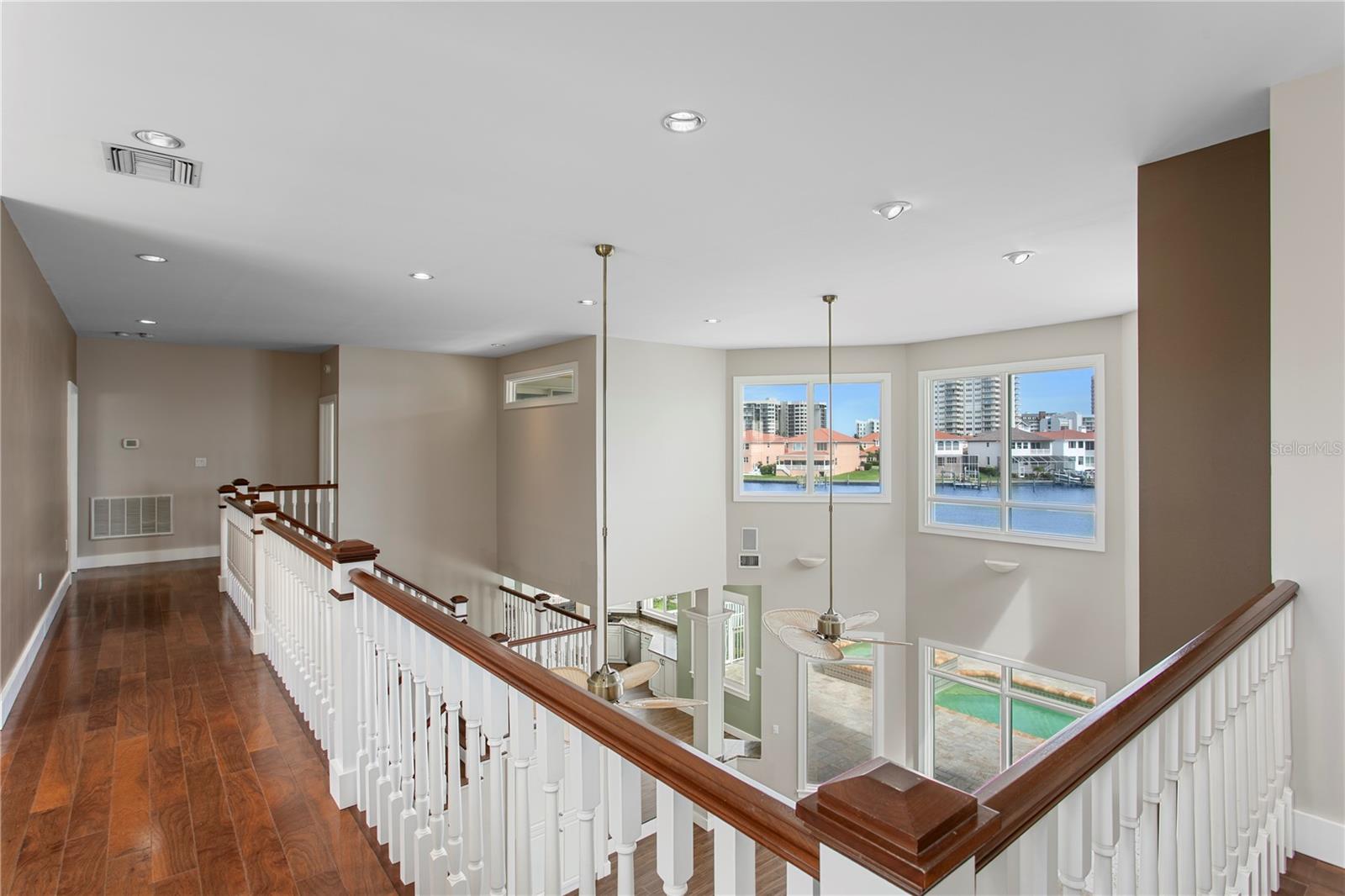 215 HARRISON AVE, BELLEAIR BEACH, FL, 33786