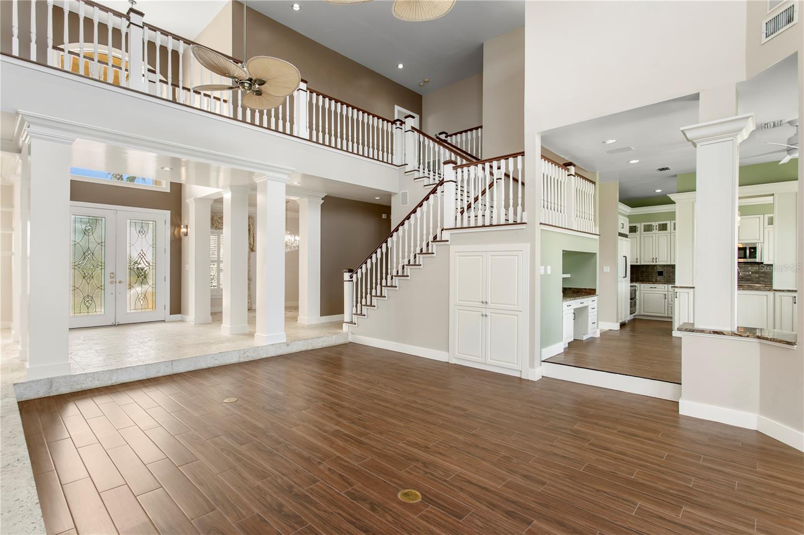 215 HARRISON AVE, BELLEAIR BEACH, FL, 33786