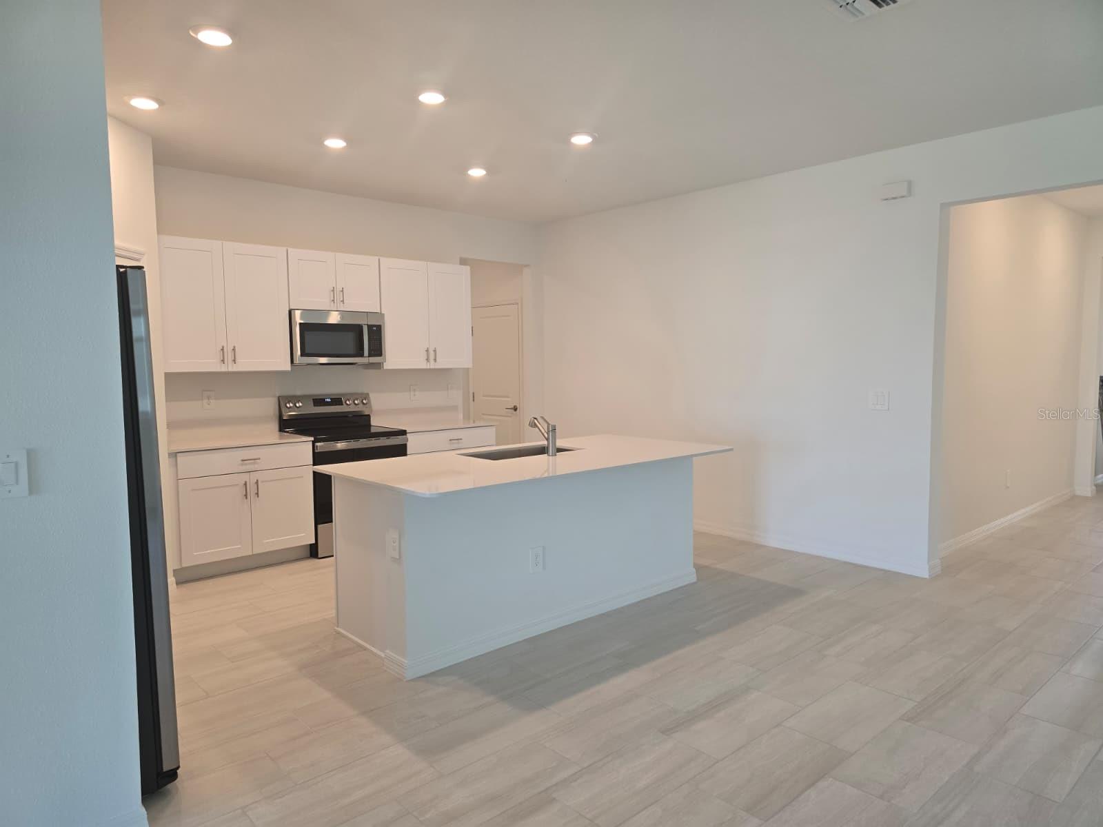 9325 SCOUTER BEE PL, LAND O LAKES, FL, 34637