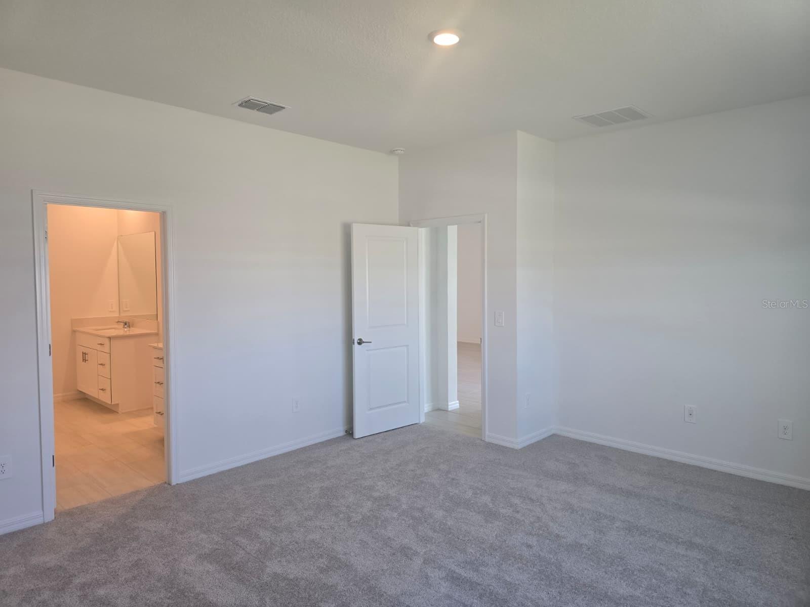 9325 SCOUTER BEE PL, LAND O LAKES, FL, 34637