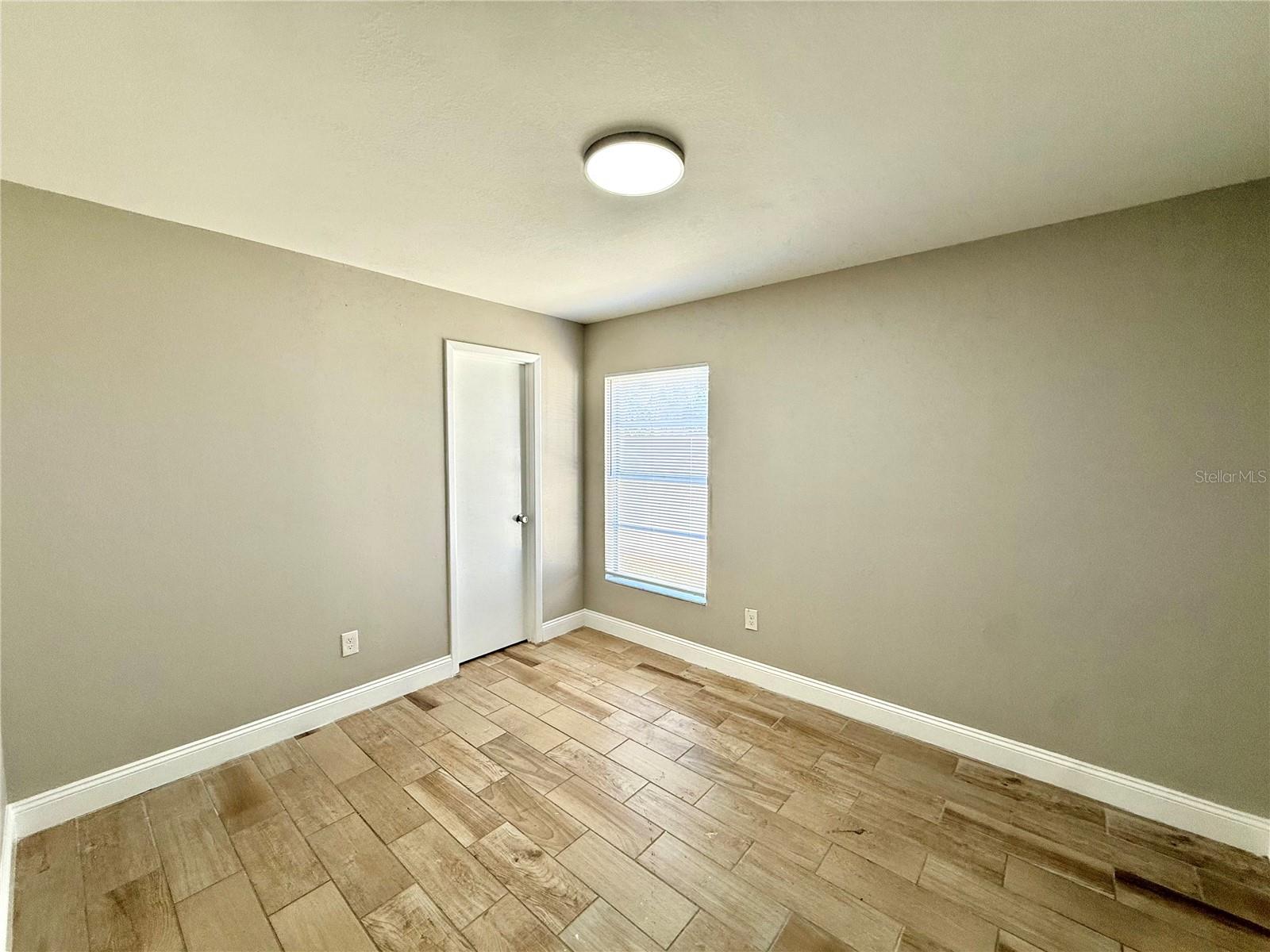 7048 HOLLOWELL DR, TAMPA, FL, 33634