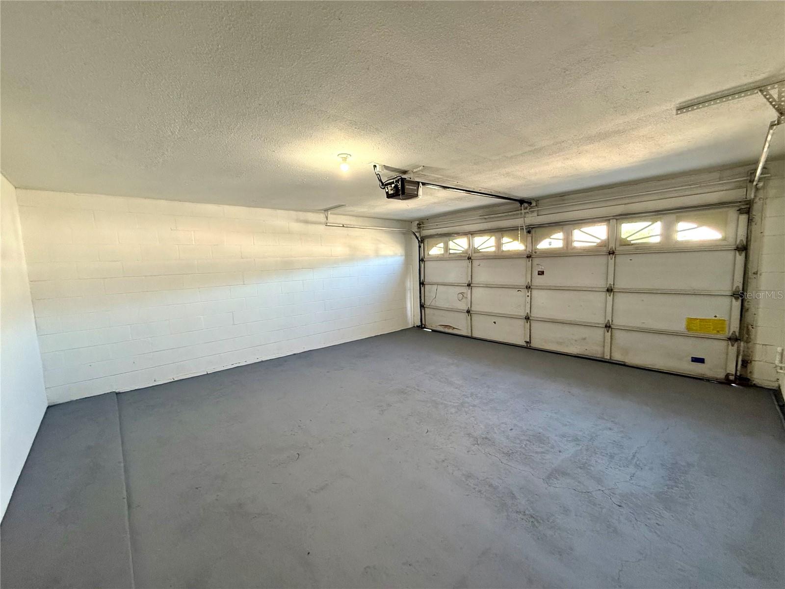 7048 HOLLOWELL DR, TAMPA, FL, 33634