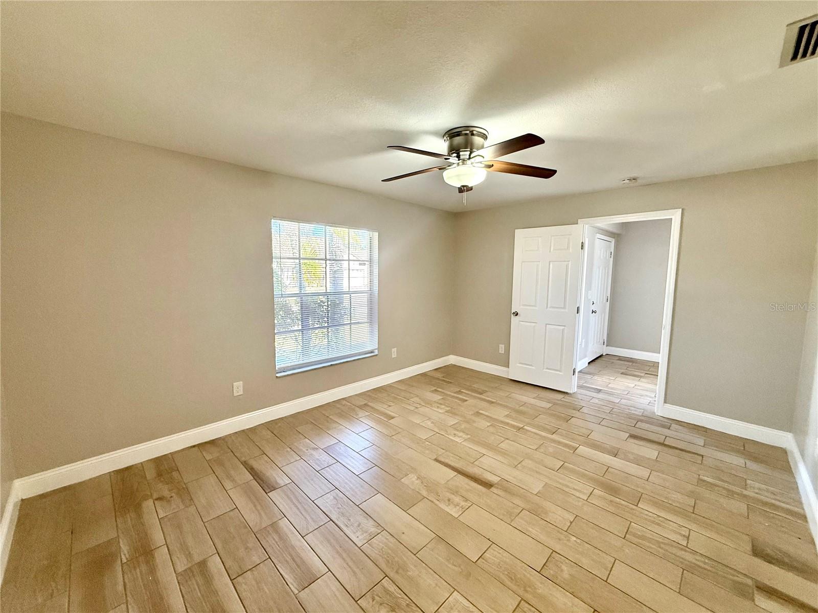 7048 HOLLOWELL DR, TAMPA, FL, 33634