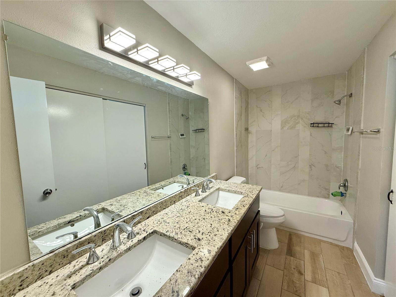 7048 HOLLOWELL DR, TAMPA, FL, 33634