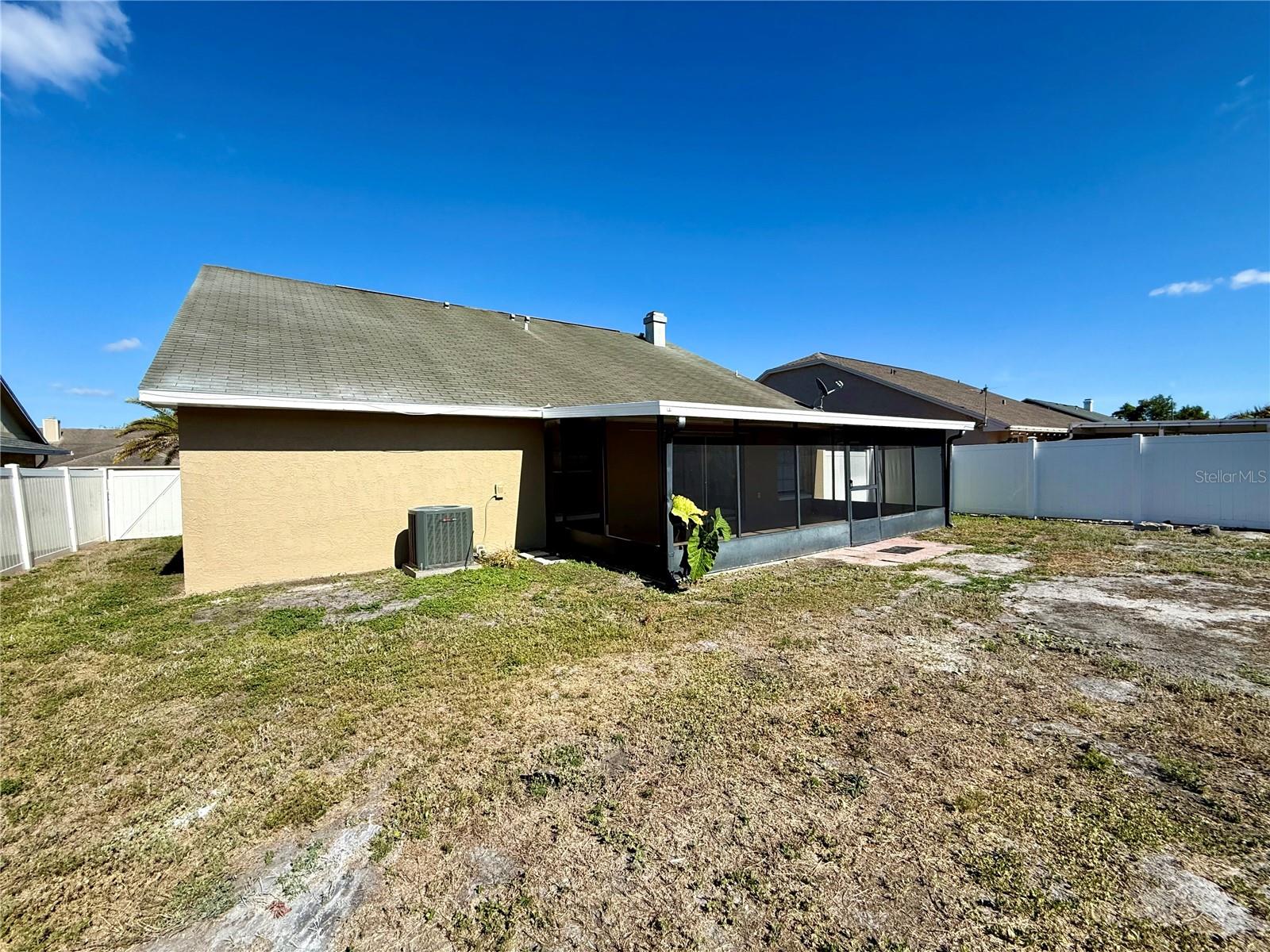 7048 HOLLOWELL DR, TAMPA, FL, 33634