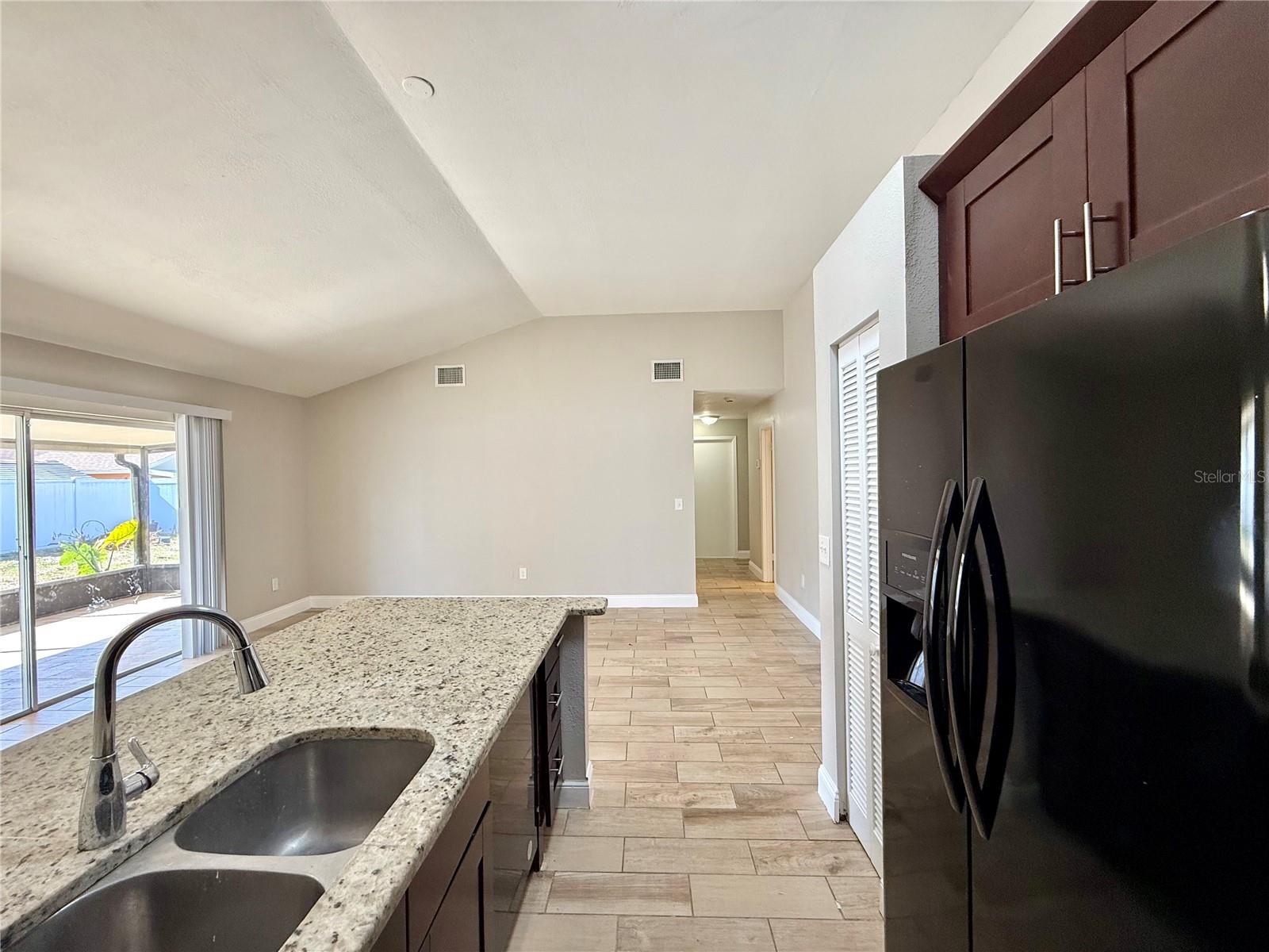 7048 HOLLOWELL DR, TAMPA, FL, 33634