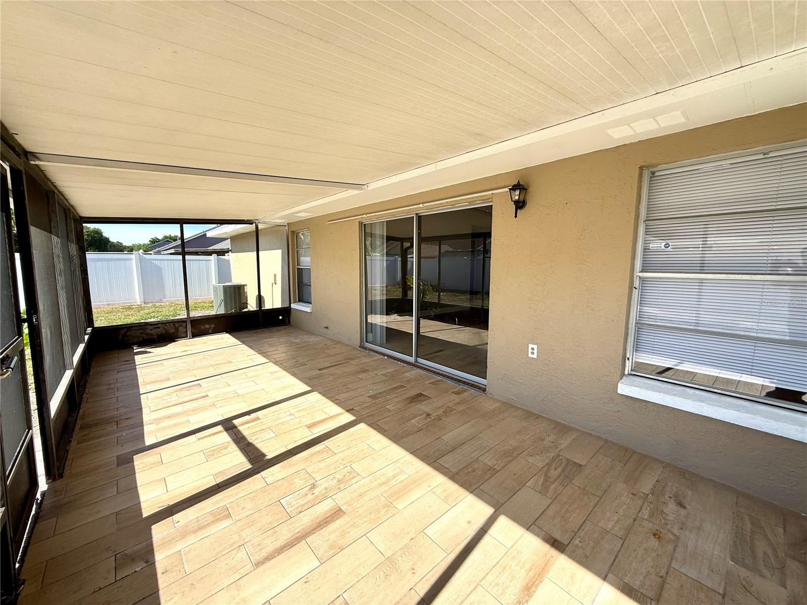 7048 HOLLOWELL DR, TAMPA, FL, 33634