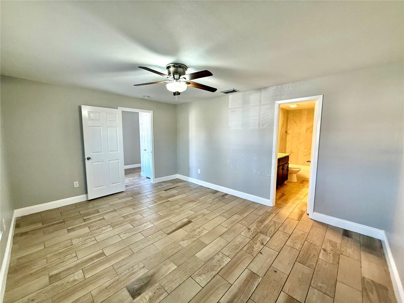 7048 HOLLOWELL DR, TAMPA, FL, 33634