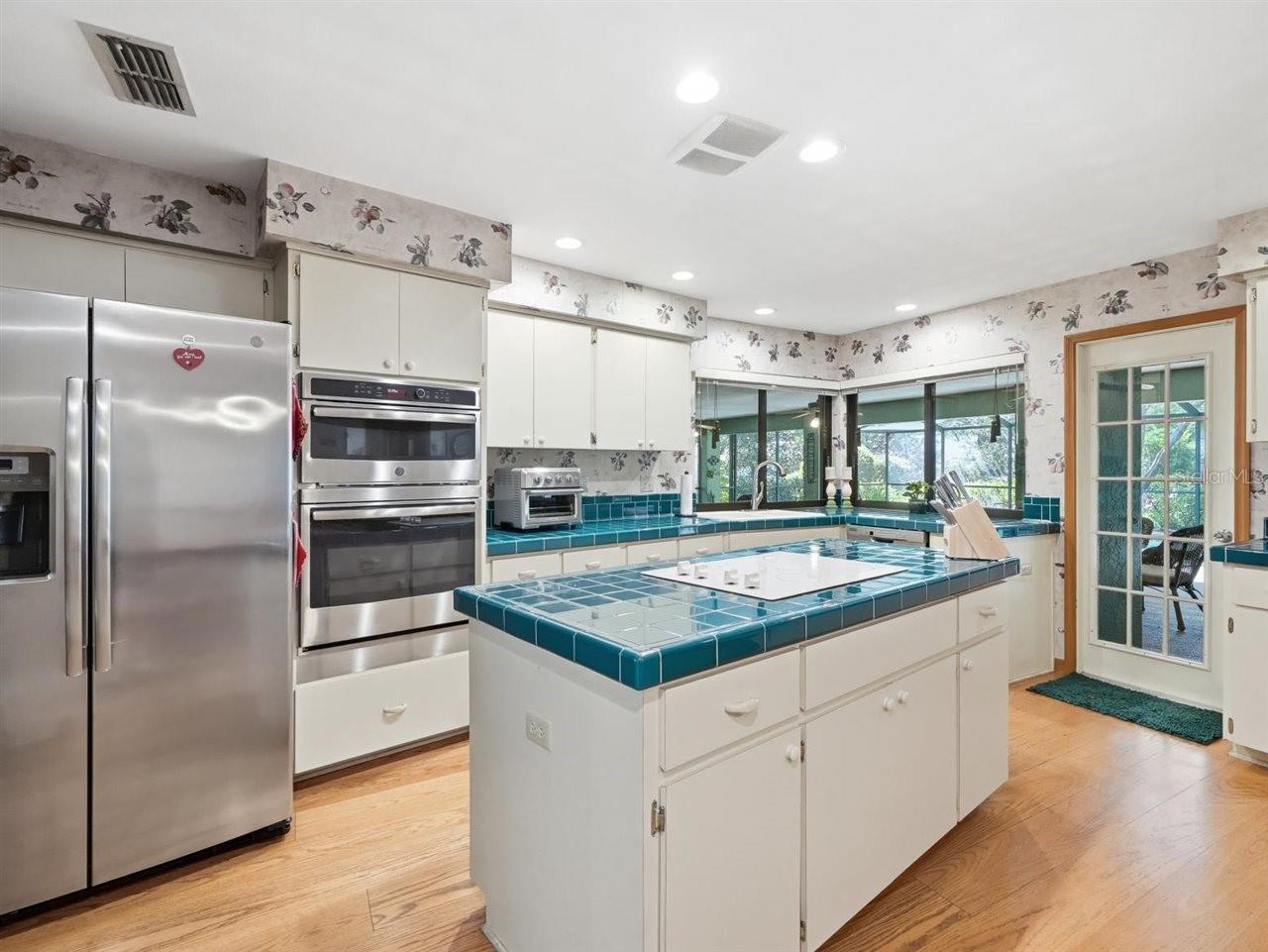 5046 BARROWE DR, TAMPA, FL, 33624