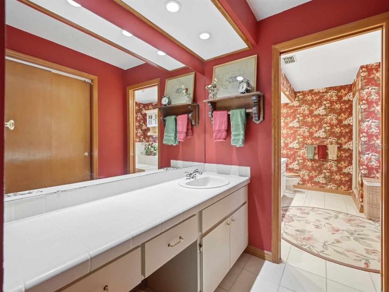 5046 BARROWE DR, TAMPA, FL, 33624