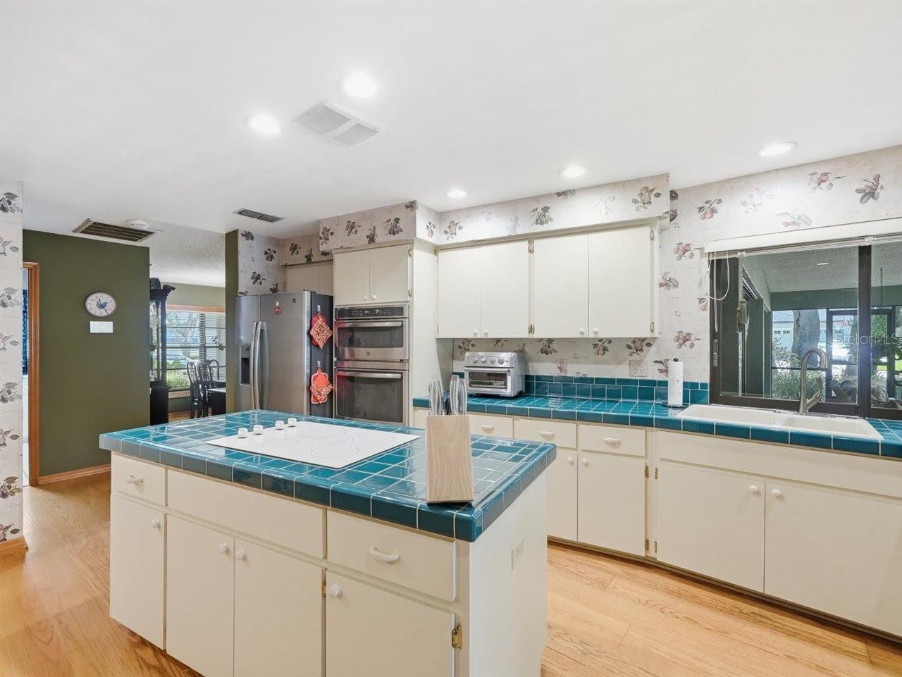 5046 BARROWE DR, TAMPA, FL, 33624