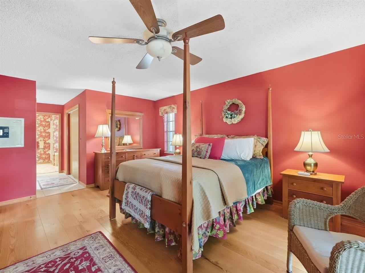 5046 BARROWE DR, TAMPA, FL, 33624