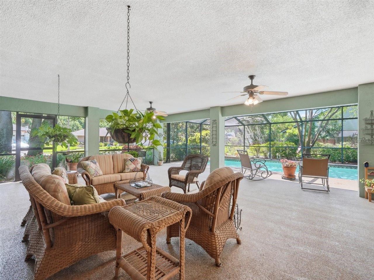5046 BARROWE DR, TAMPA, FL, 33624