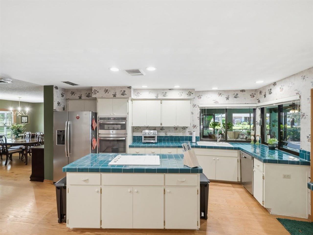 5046 BARROWE DR, TAMPA, FL, 33624