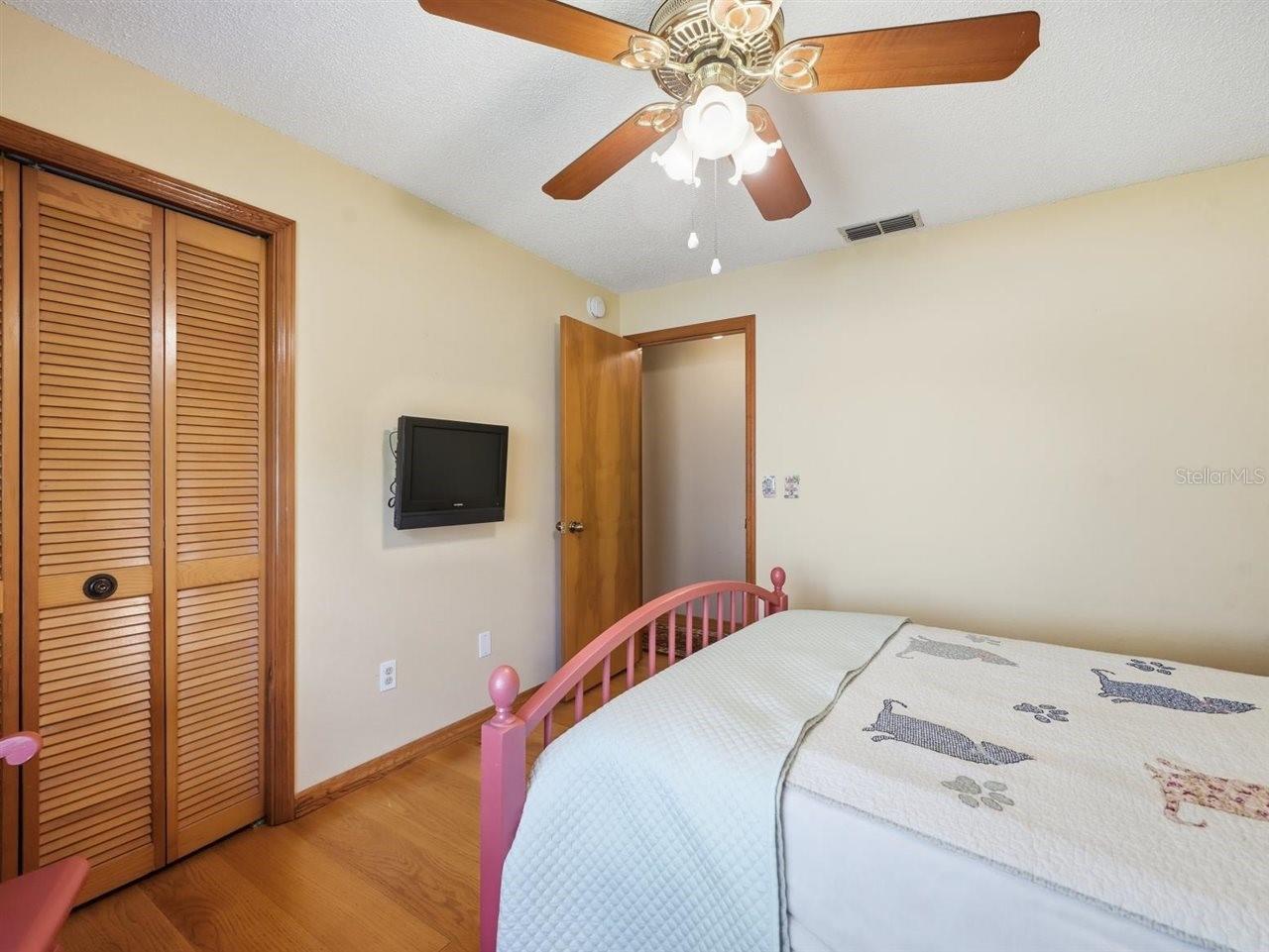 5046 BARROWE DR, TAMPA, FL, 33624
