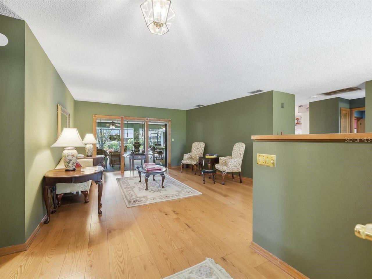 5046 BARROWE DR, TAMPA, FL, 33624