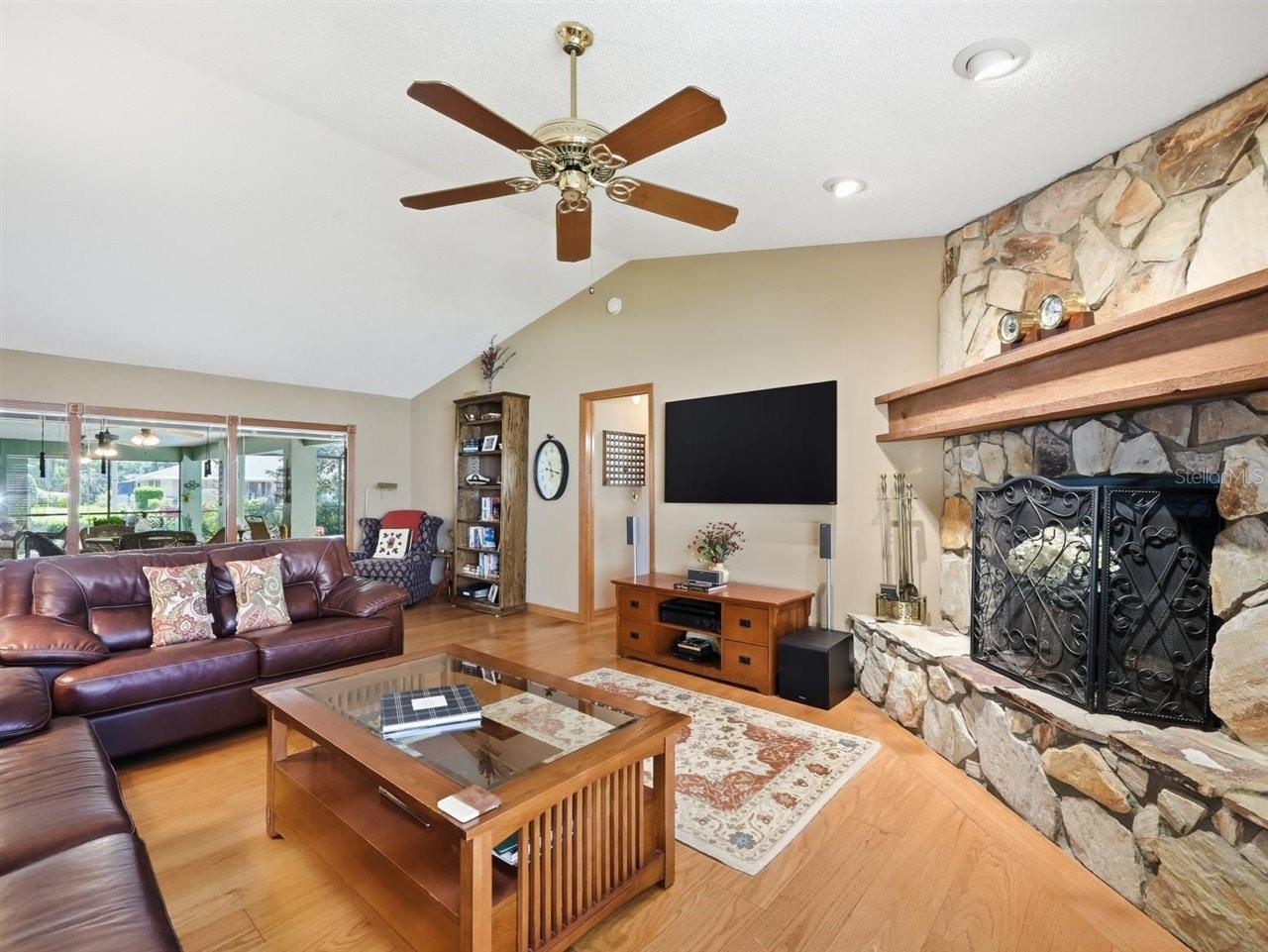 5046 BARROWE DR, TAMPA, FL, 33624