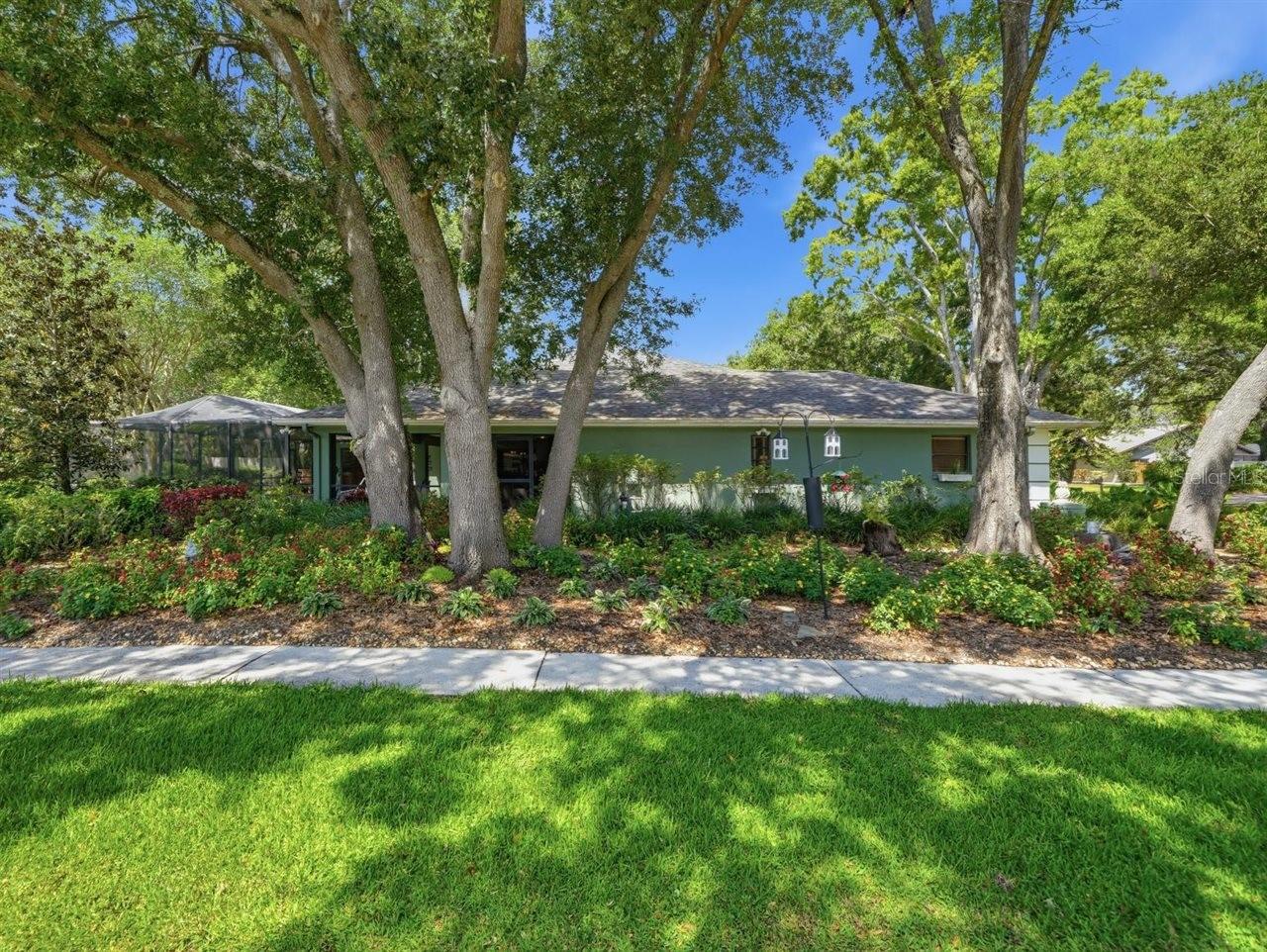 5046 BARROWE DR, TAMPA, FL, 33624