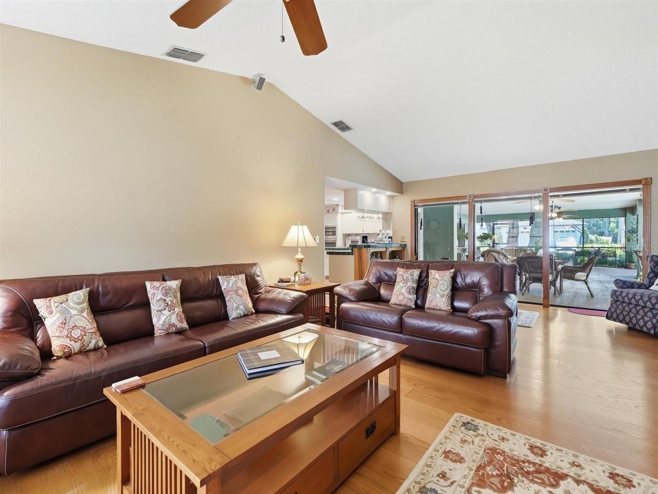 5046 BARROWE DR, TAMPA, FL, 33624