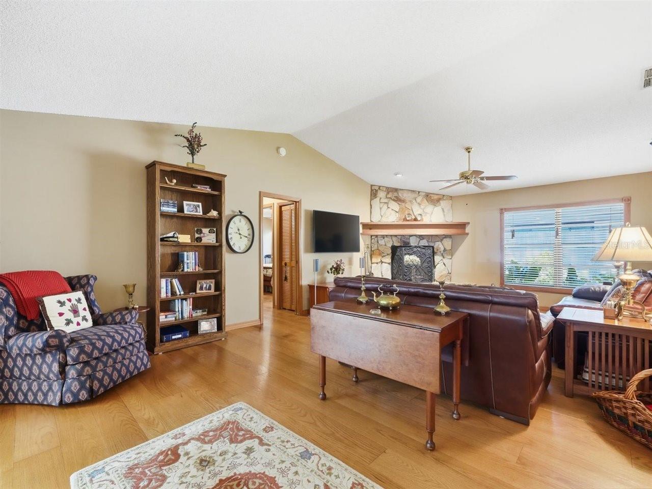 5046 BARROWE DR, TAMPA, FL, 33624
