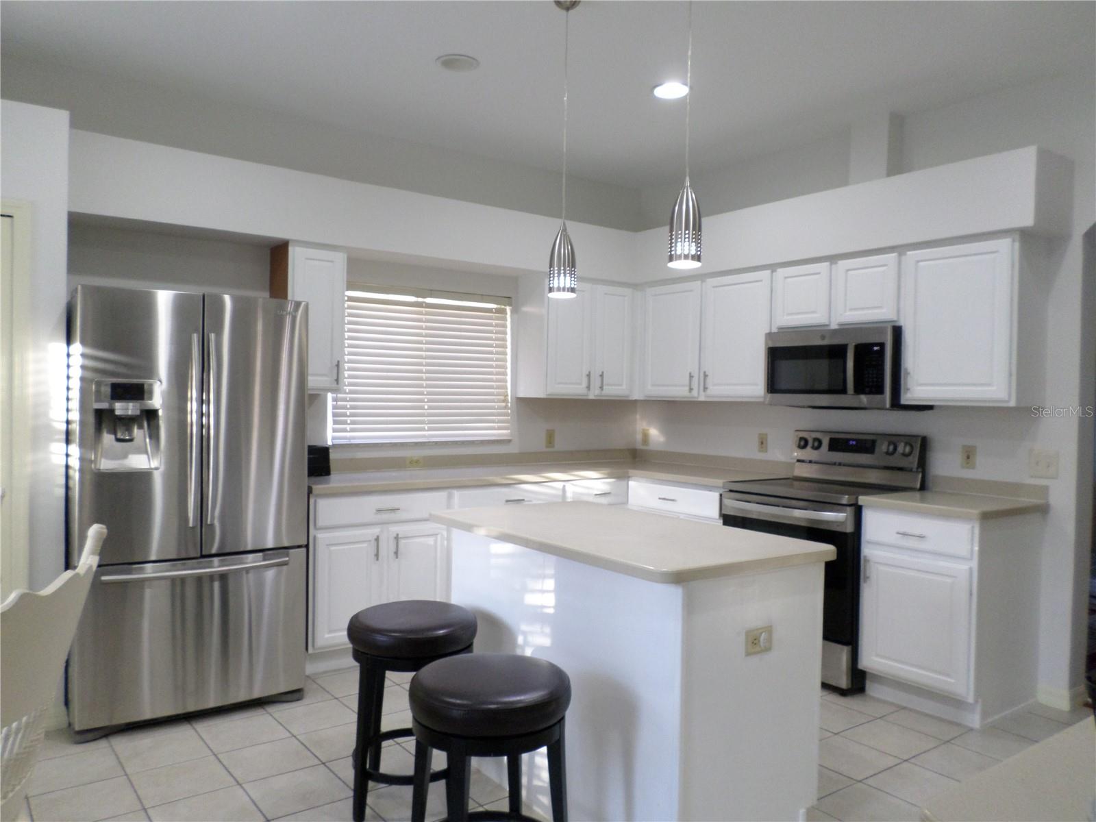 19407 SANDY SPRINGS CIR, LUTZ, FL, 33558