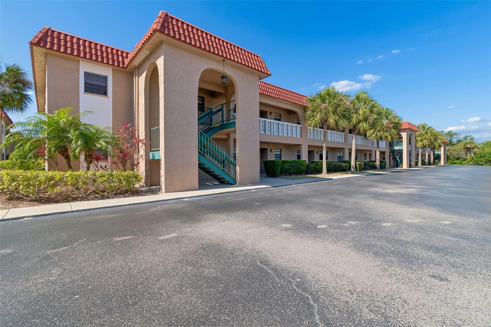 1750 BELLEAIR FOREST DR #A5, BELLEAIR, FL, 33756