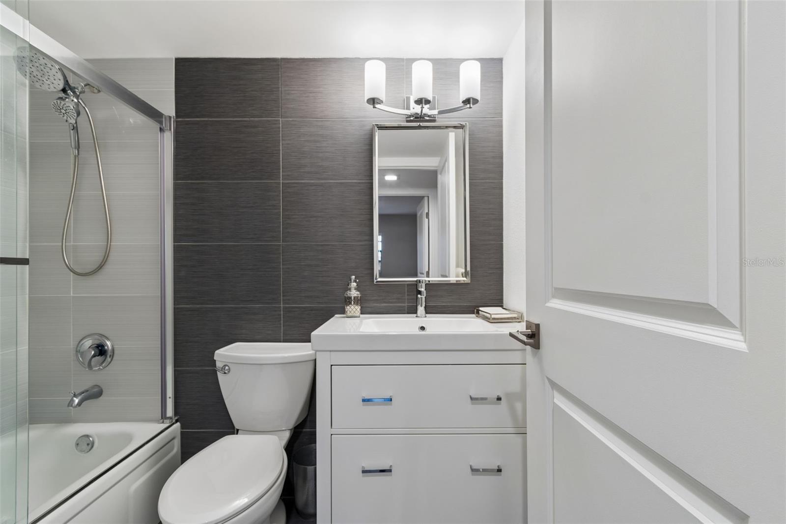 1750 BELLEAIR FOREST DR #A5, BELLEAIR, FL, 33756