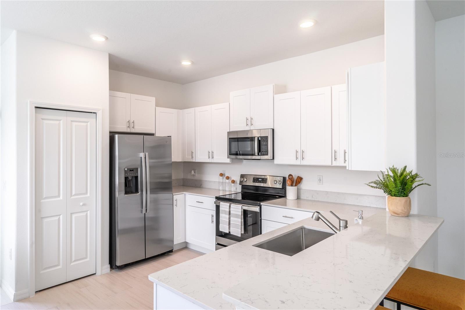 5095 CAPRI HARBOR DR, WIMAUMA, FL, 33598