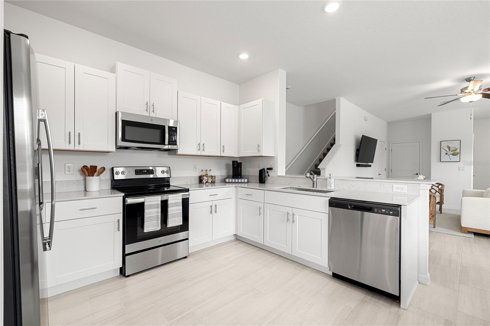 5095 CAPRI HARBOR DR, WIMAUMA, FL, 33598
