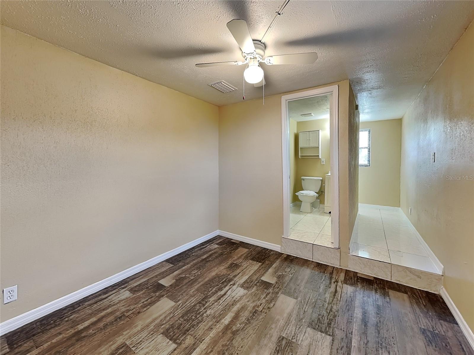 8403 LIBBY LN, TAMPA, FL, 33619