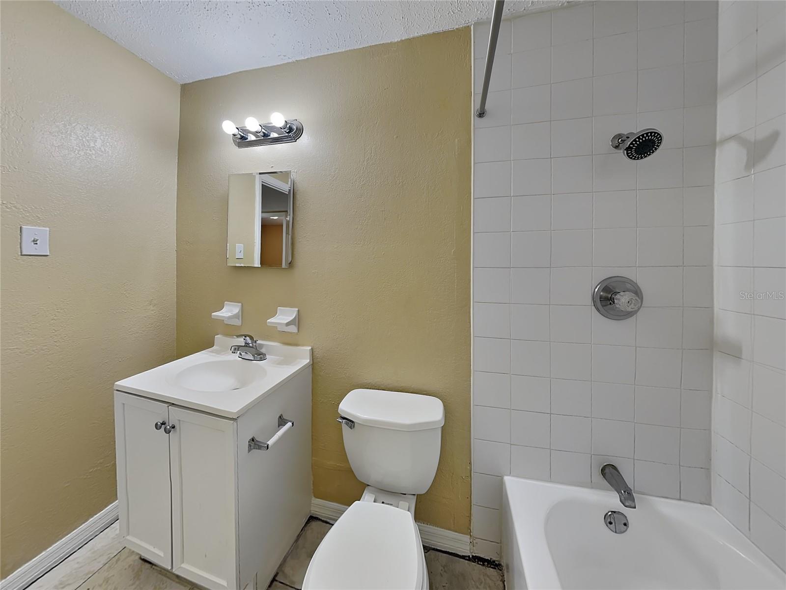 8403 LIBBY LN, TAMPA, FL, 33619