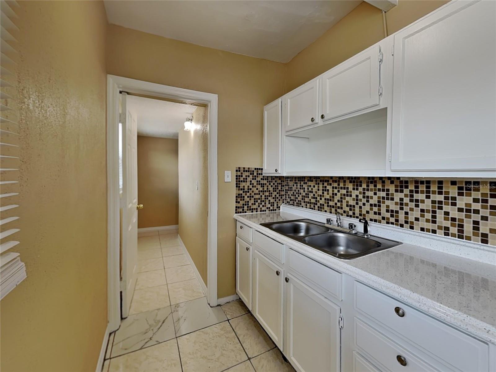 8403 LIBBY LN, TAMPA, FL, 33619