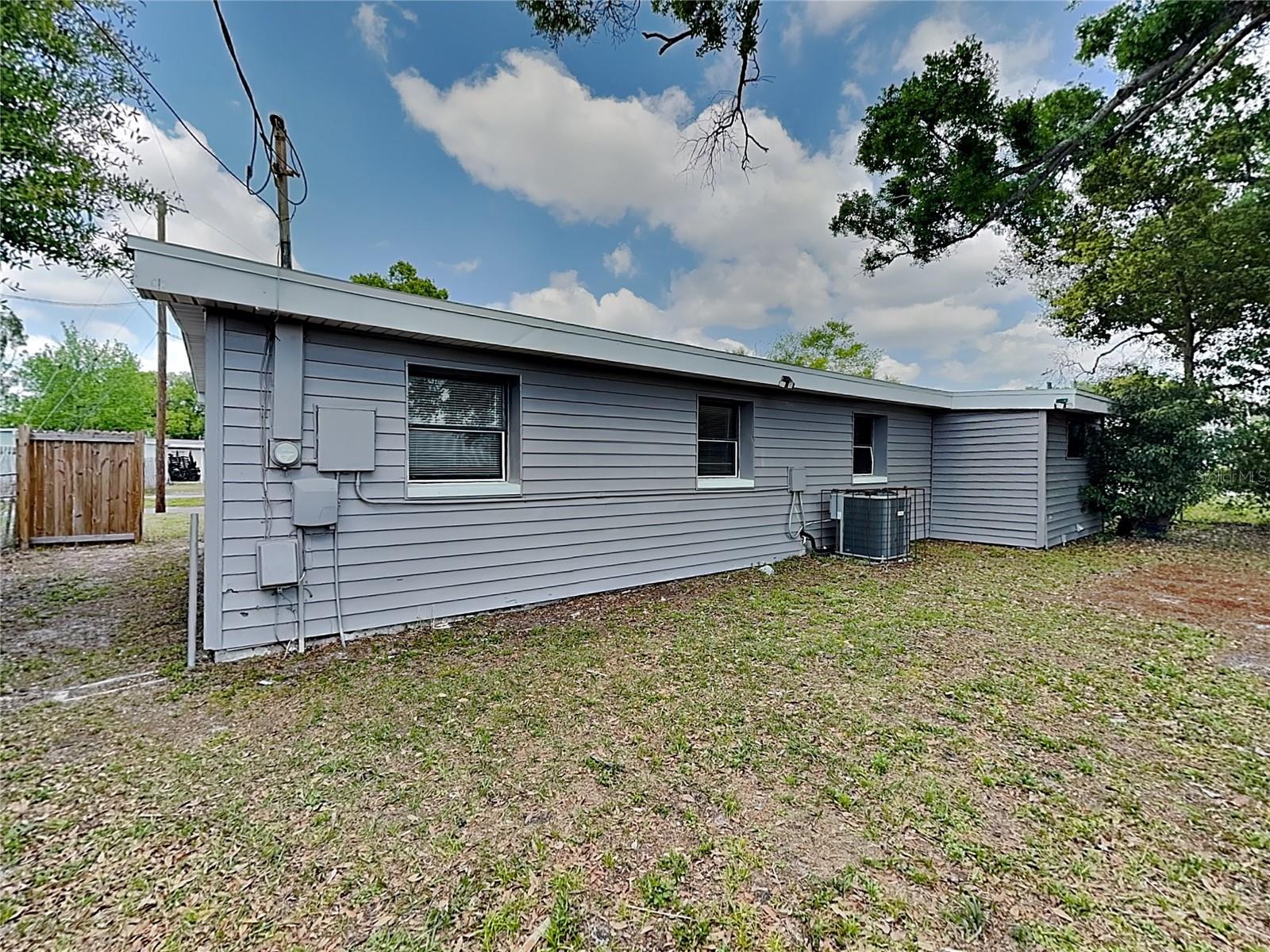 8403 LIBBY LN, TAMPA, FL, 33619
