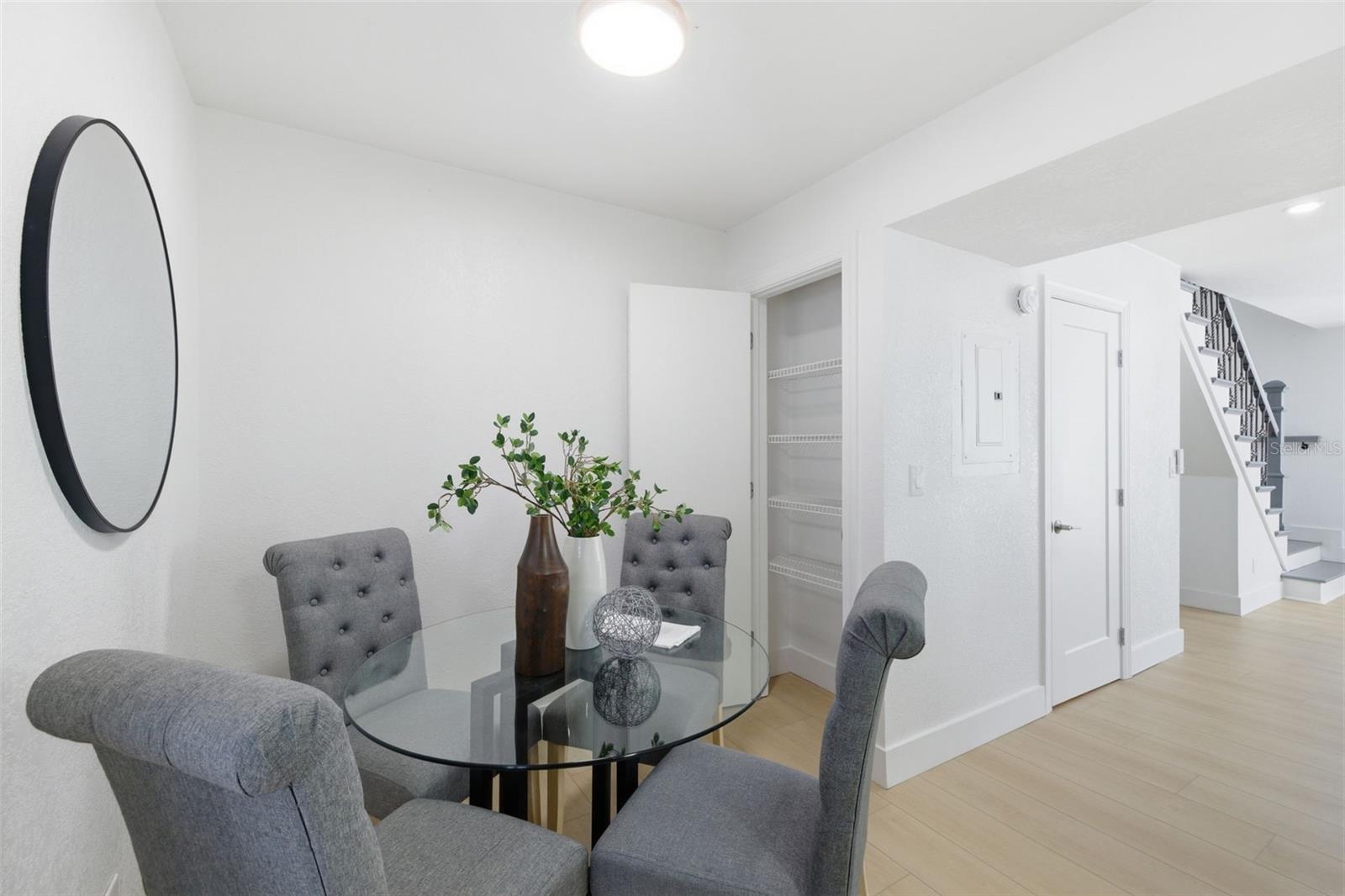 1555 CHATEAUX DE VILLE CT, CLEARWATER, FL, 33764