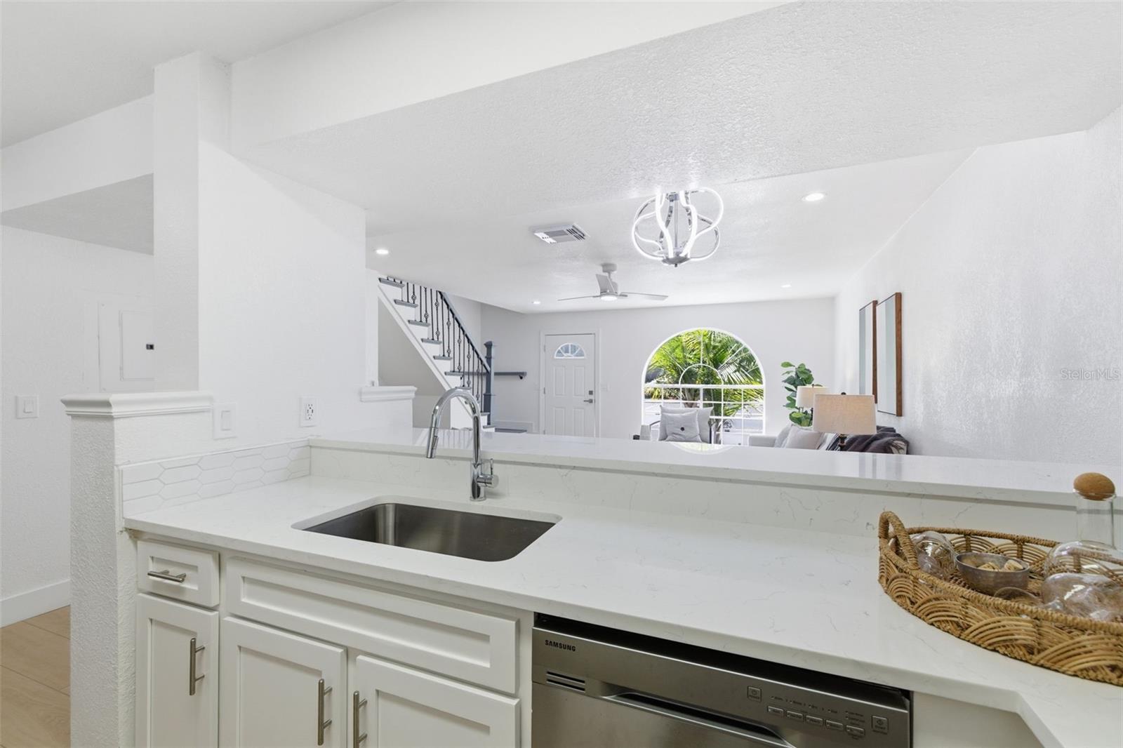 1555 CHATEAUX DE VILLE CT, CLEARWATER, FL, 33764