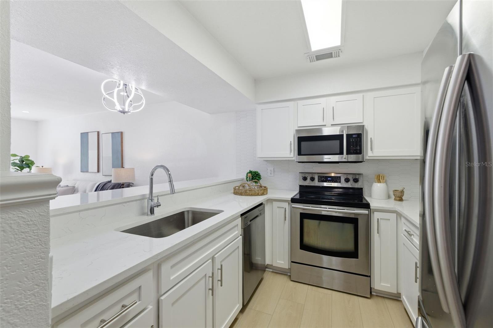 1555 CHATEAUX DE VILLE CT, CLEARWATER, FL, 33764