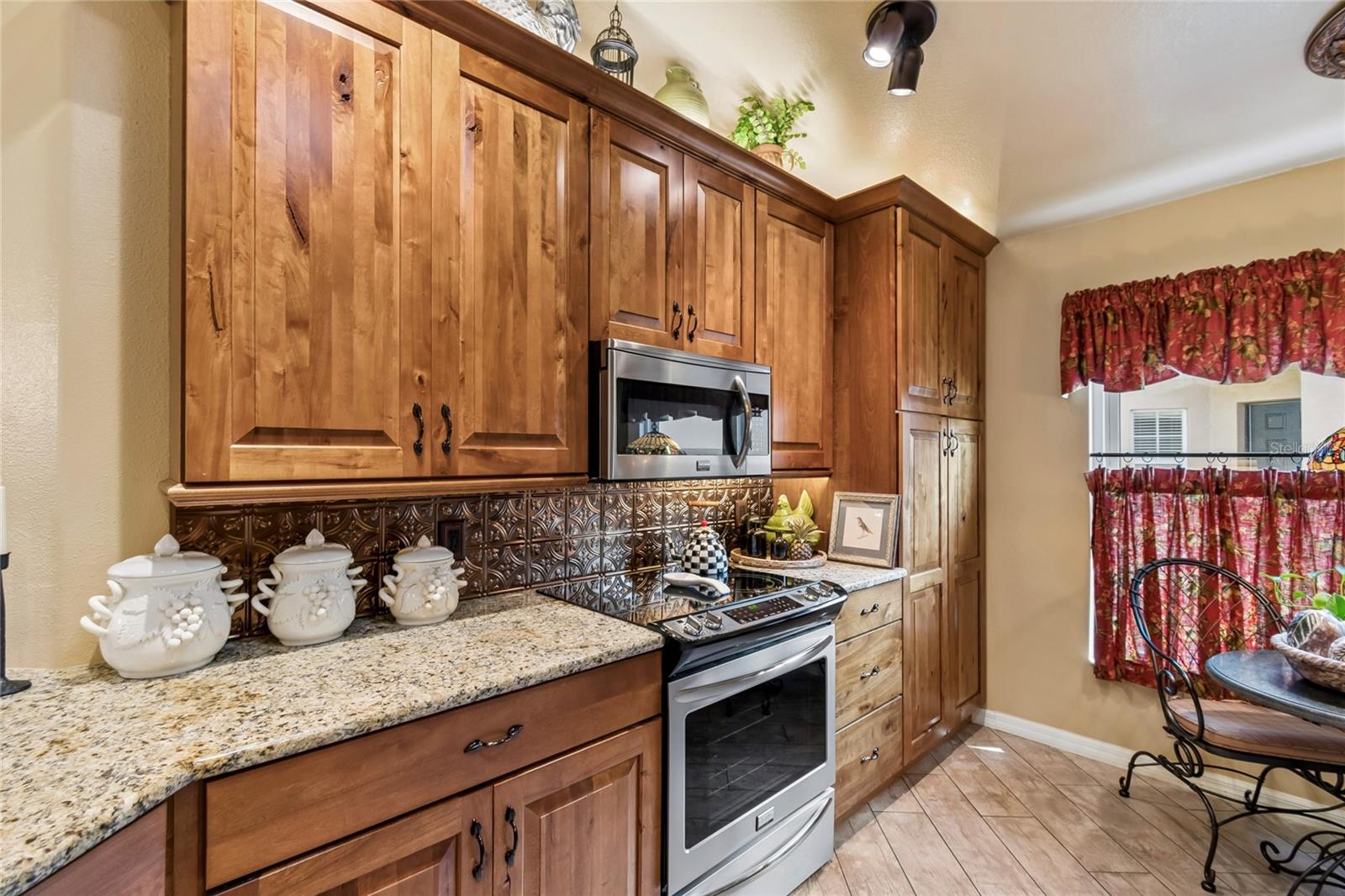 800 VINEYARD WAY, POINCIANA, FL, 34759