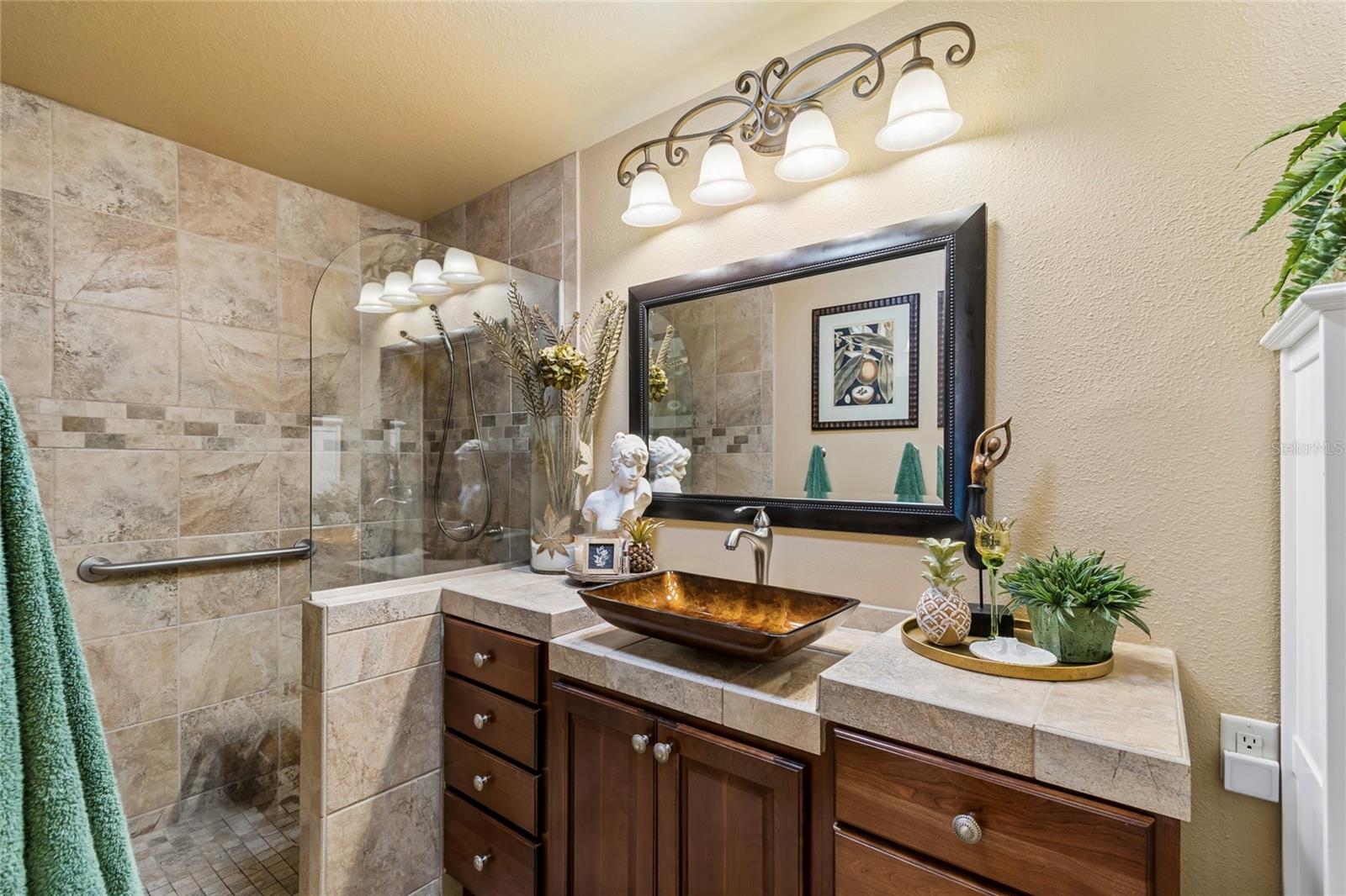 800 VINEYARD WAY, POINCIANA, FL, 34759