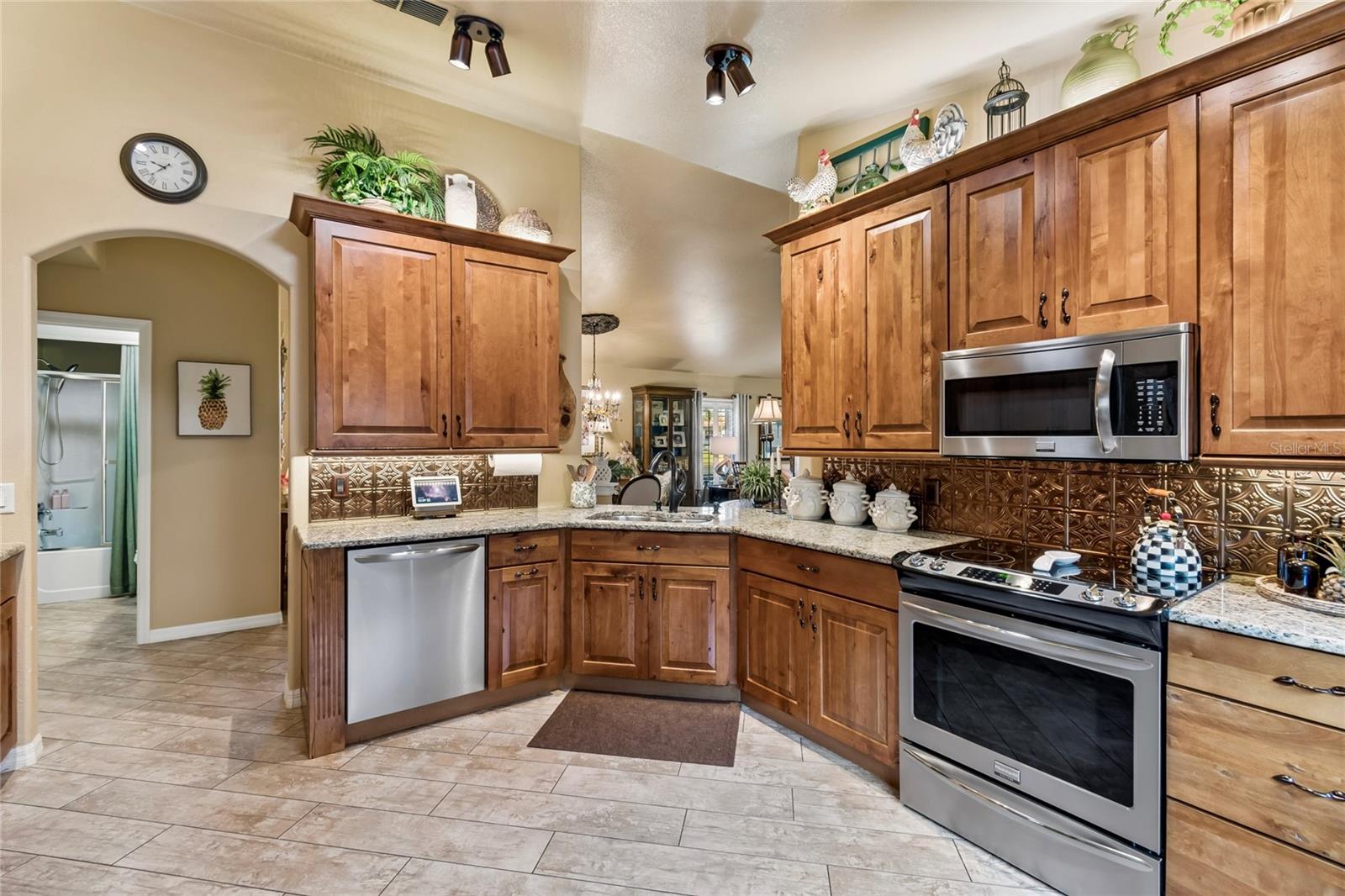 800 VINEYARD WAY, POINCIANA, FL, 34759